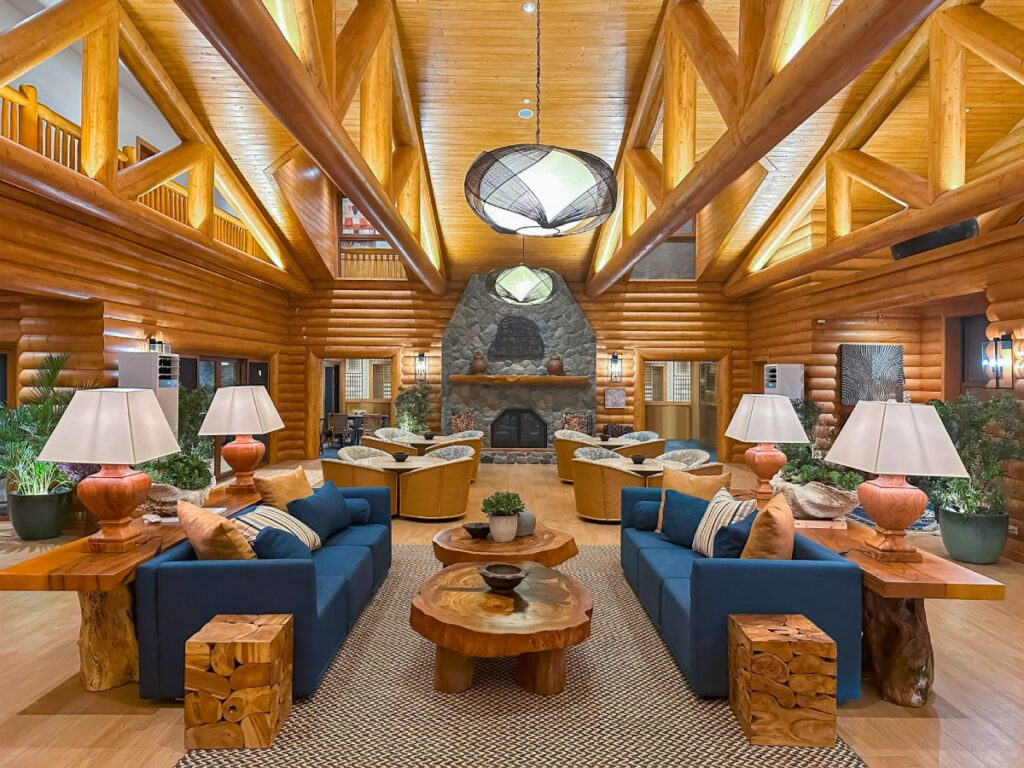 balesin pines lobby lounge