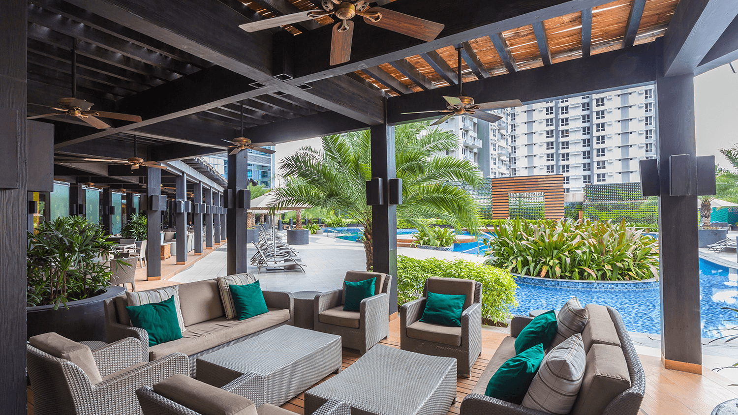 Poolside Veranda 1 (2)